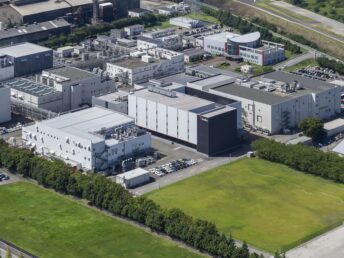 アステラス製薬株式会社